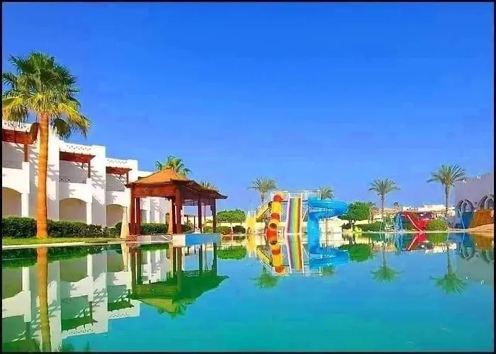 Uni Aqua Park 3*